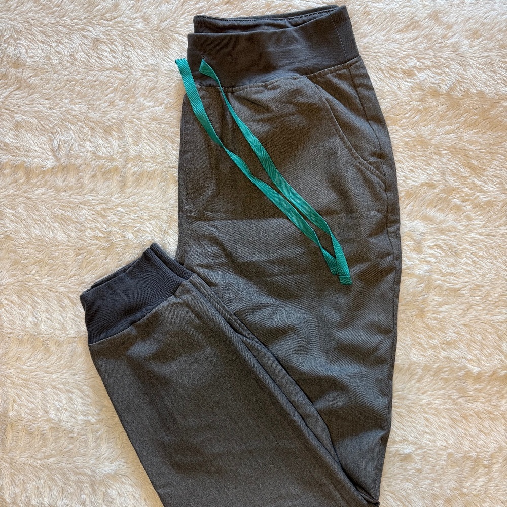 FIGS - Women's Graphite Zamora High Waisted 2.0 Jogger Scrub Pants, M